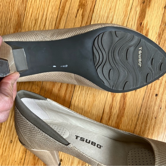 Elegant Beige Women's Heels - Picture 5 of 8